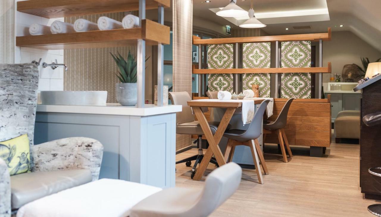 Calcot Hotel & Spa Tetbury Extérieur photo